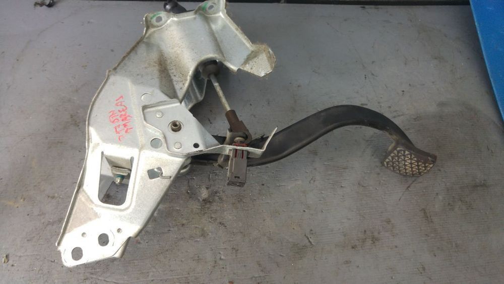 pedala ambreiaj 1.7 cdti z17dth opel astra h