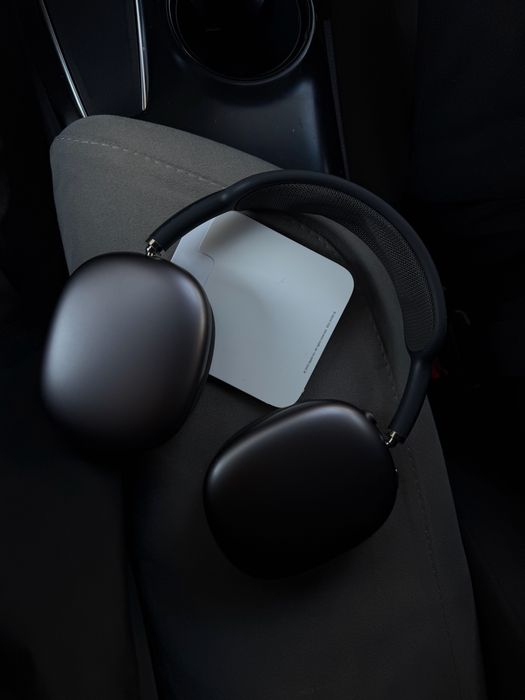 Airpods Max продаю.