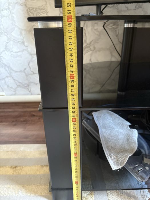 Продам тумбу под телевизор.