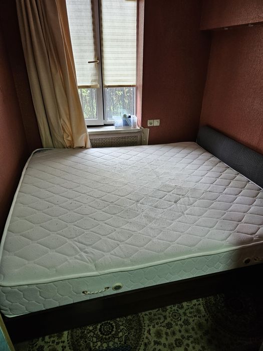 Кровать в спальню