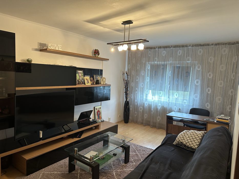 Inchiriez apartament 3 camere