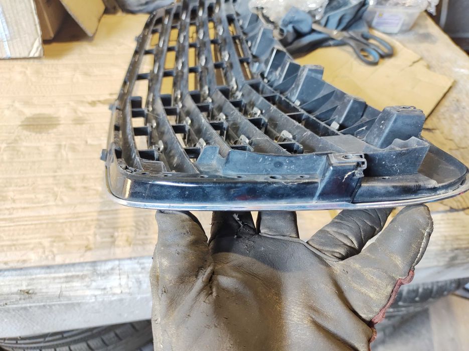 Радиаторна Решетка/Маска Mercedes E class W211 V6 4matic Tmodel OM642