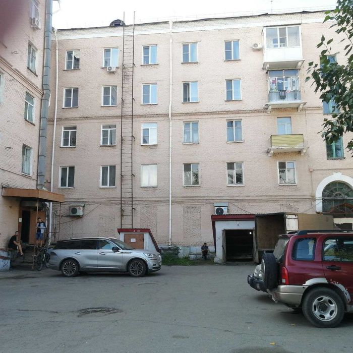 Продается 3-комнатная квартира