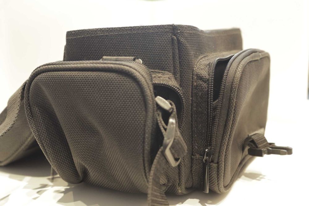 Canon DSLR 400D + дистанционнен спусък + четец на карти + малка чанта