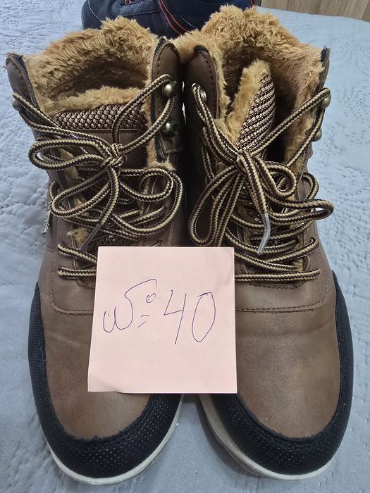 Децки маратонки и бутонки