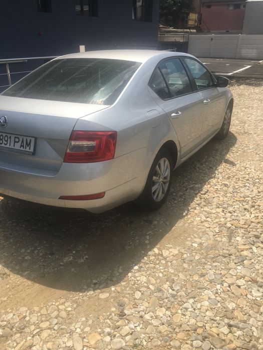 Vând skoda octavia 3