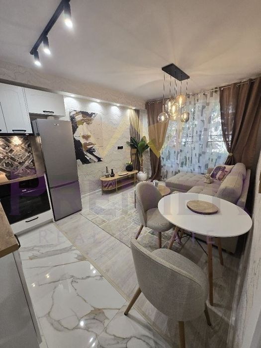 Продава се Тристаен апартамент в Пловдив, Кършияка - 52 кв.м за 2625 €/кв.м - Снимка #1