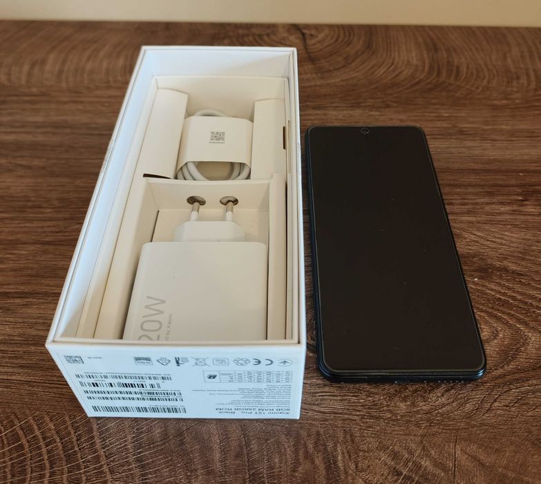 Xiaomi 12T Pro 256GB + 12GB RAM, черен, в отлично състояние, пълен комплект