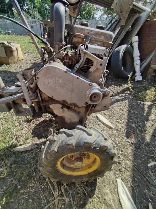 Motoagricola tractoraș cu remorcă 4x4 cu plug