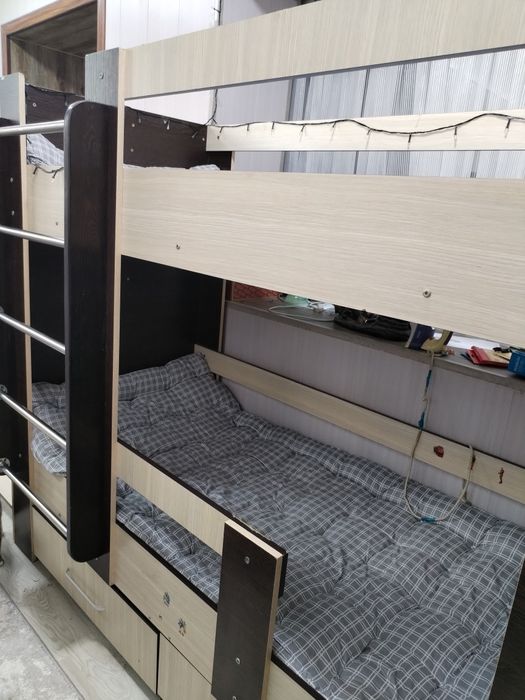 Срочно! Продам двухъярусную кровать