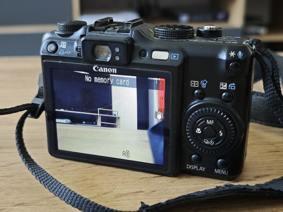 Canon PowerShot G9 (12MP, 6x Zoom)