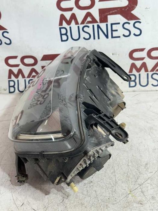 Dezmembrari Fac led stanga Dacia Duster 2019 cod piesa 260609367R