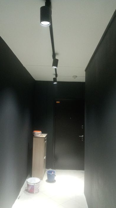 Поклейка обоев, галтелей