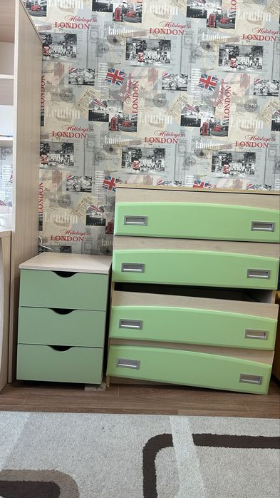 Детская мебель ( комплект)