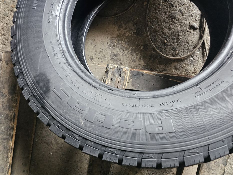 1 anvelope iarna 225 75 16C Petlas