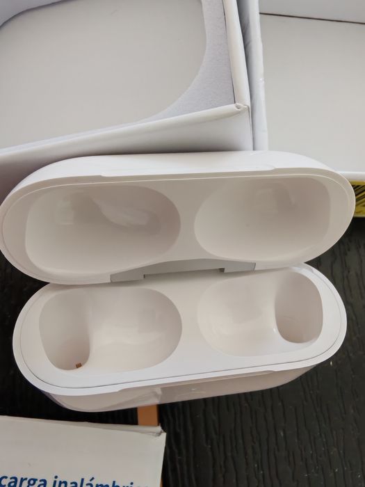 Airpods pro charging зарядно за слушалки