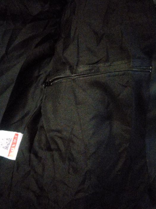 Оригинално яке  Prada М  размер.