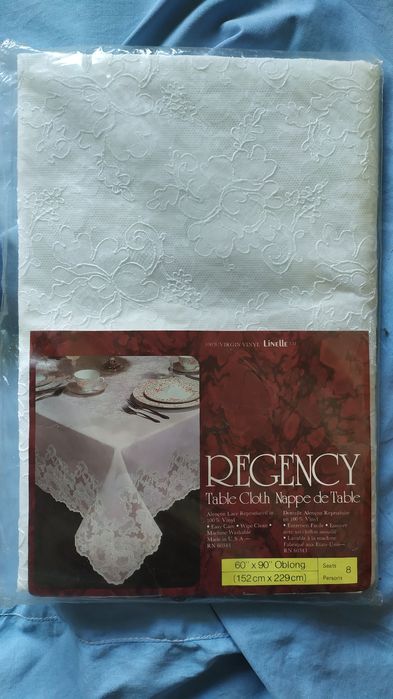 Винилна покривка за маса. Нова.