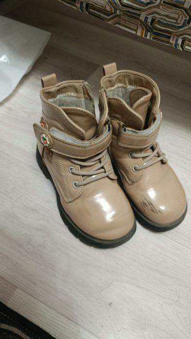Продам обувь на девочку