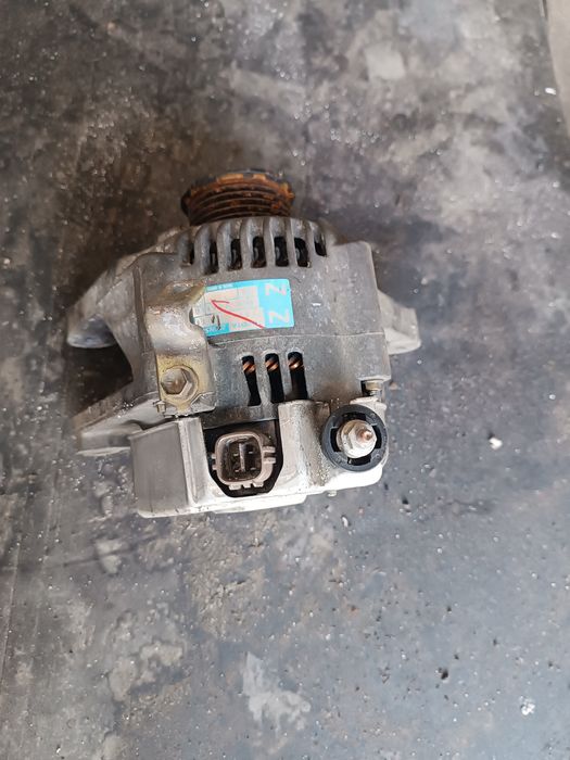 Продам автозапчасти от кароллы