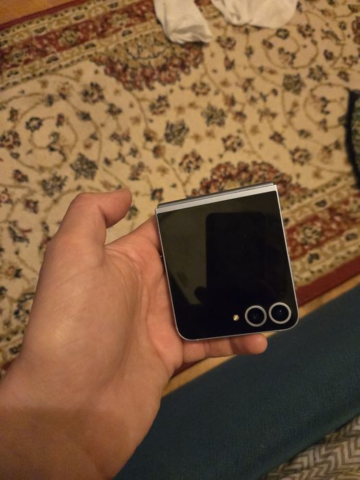Vând Samsung Z Flip 6