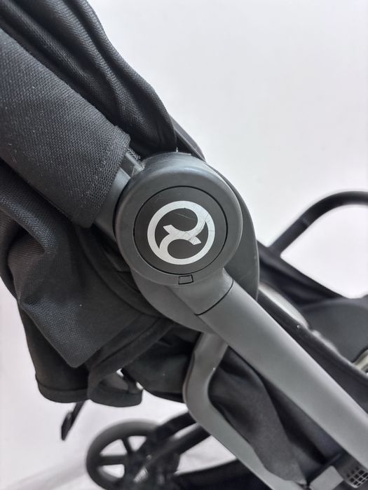 Лятна количка Cybex Beezy