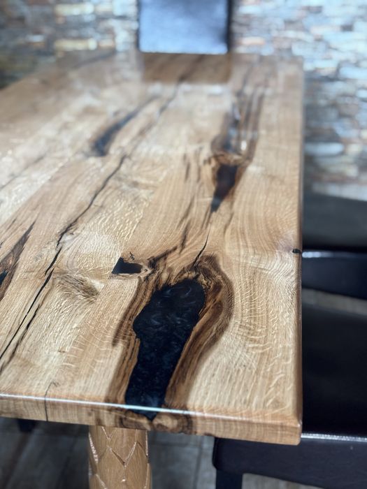 Masă din lemn masiv