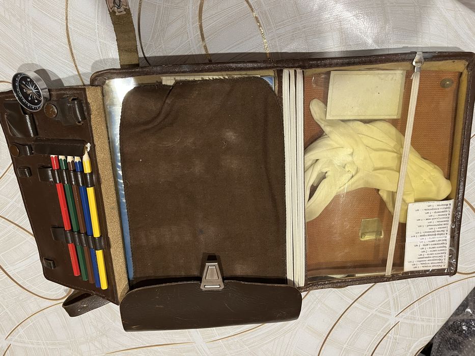 Офицерский планшет, Кожа