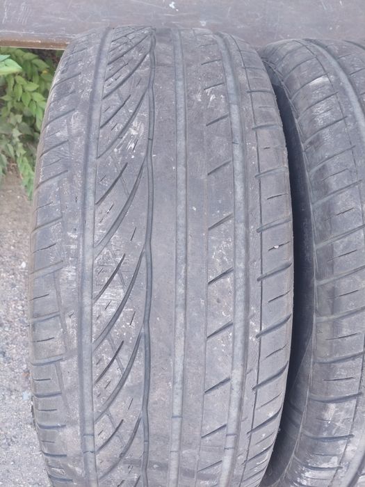 2 шины Hifly Китай 235 55 R18.