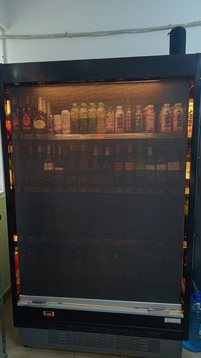 Vand vitrina băuturi
