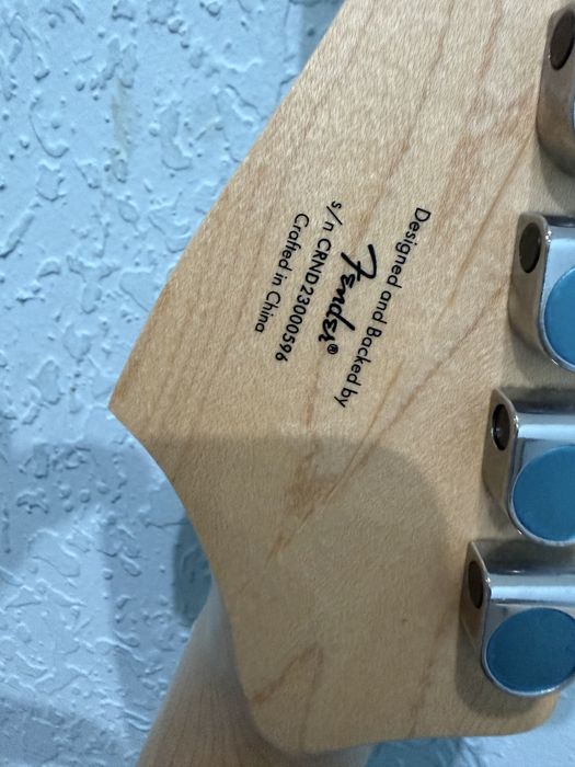 Электрогитара Fender Squier Sonic Stratocaster HSS