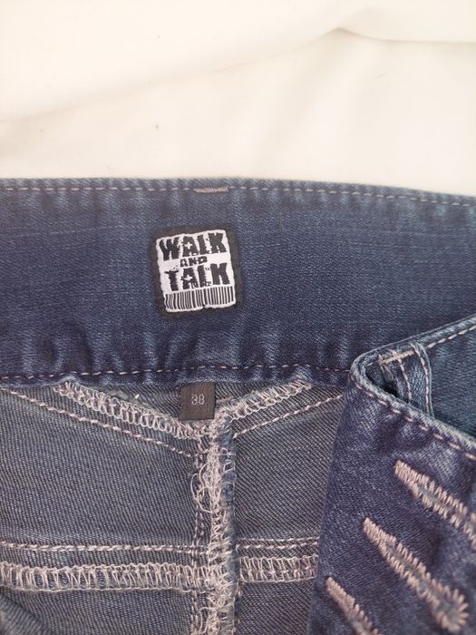 Pantaloni scurți, albaștri,mărimea 38