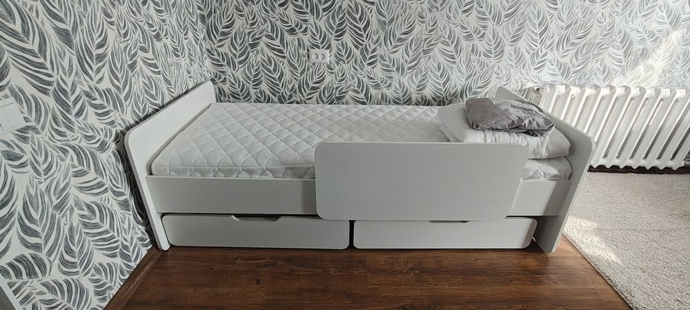 Кровать с ортопедическим матрасом