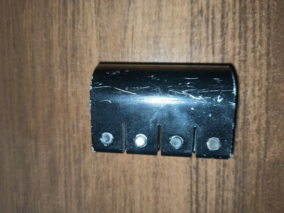 Всё целое нету трещины только царапины