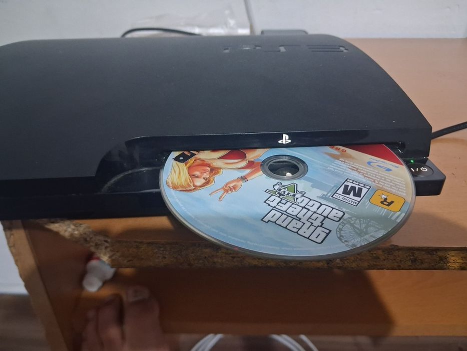 Vând PS3 folosit cu GTA V