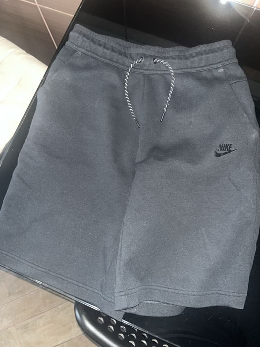 Pantaloni scurti Nike tech