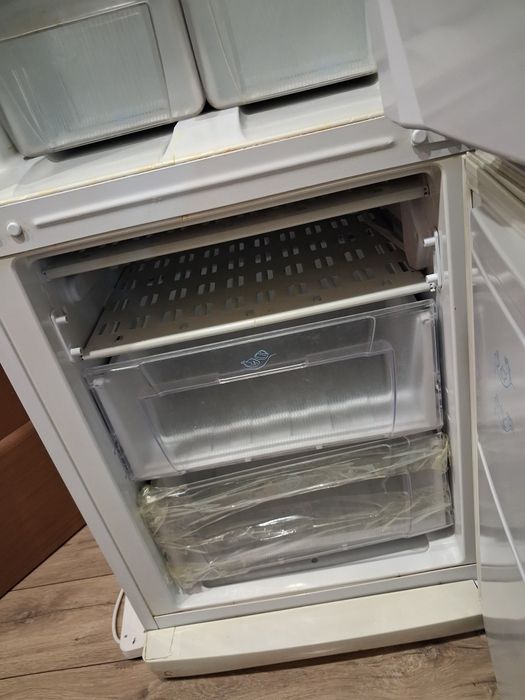 Холодильник INDESIT