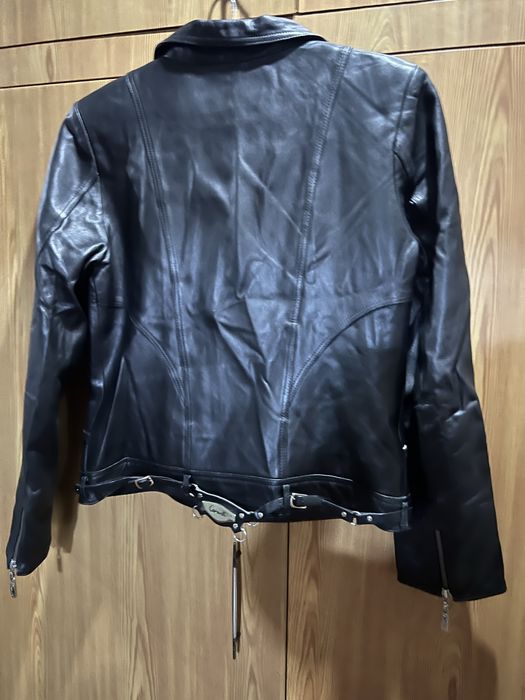 Продантся чисто кожанная куртка,черная,импортная