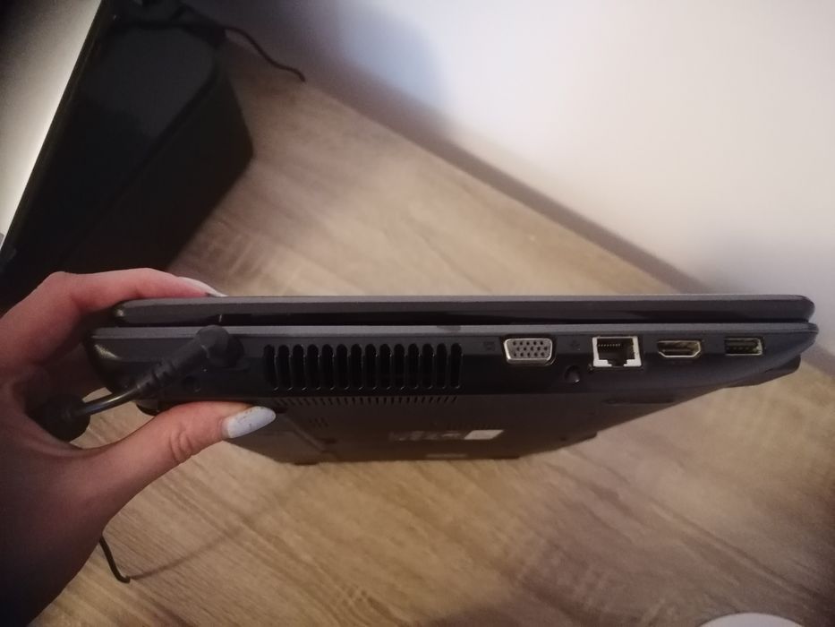Vând laptop  Acer Aspire funcțional!
