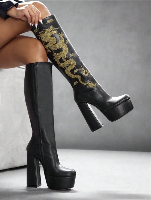 Ботуши с бродерия дракон
