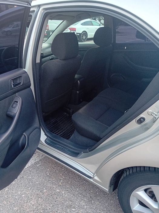Toyota Avensis 2500 euro