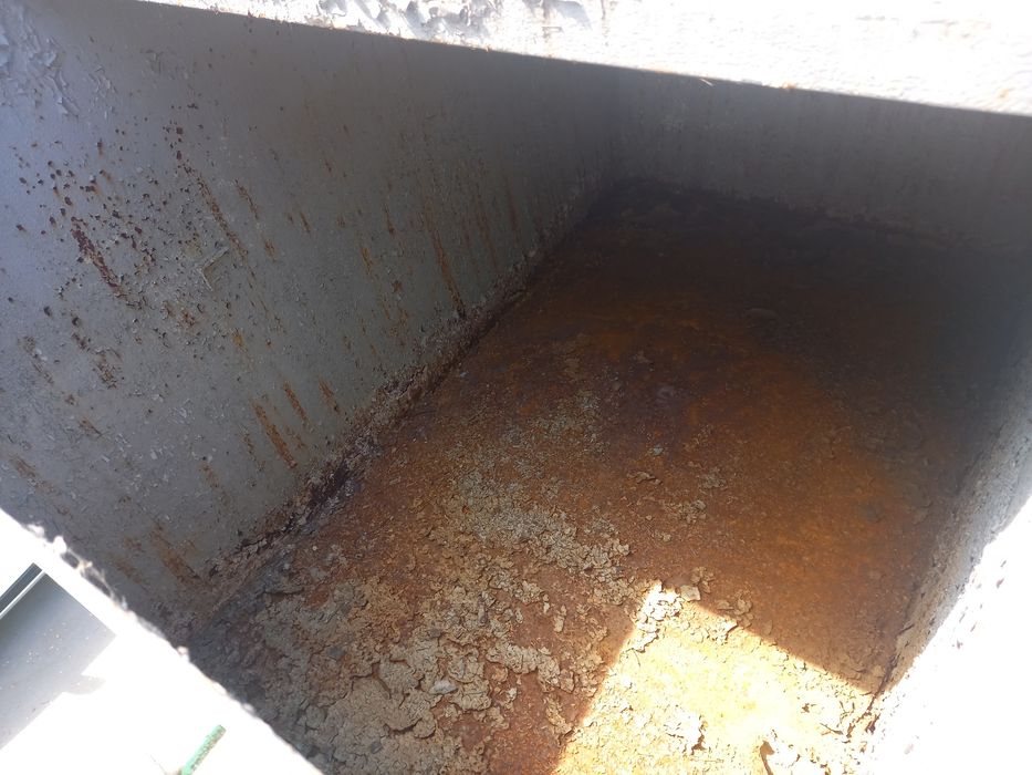 Металлический бак для воды