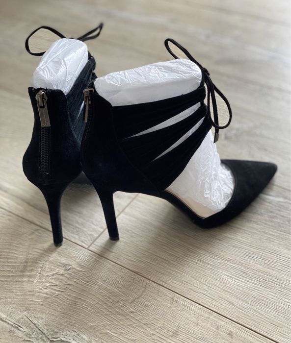 Черни елегантни дамски обувки с висок ток, естествен велур