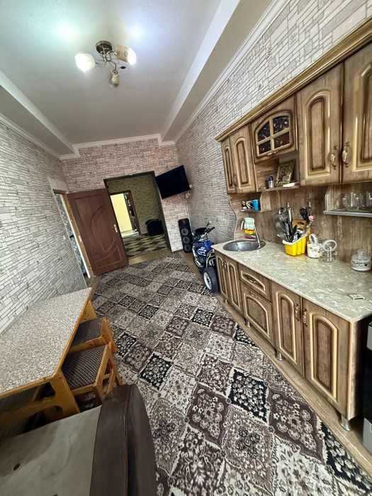 Vokzal qizil domda 2 xonali kvartira sotiladi