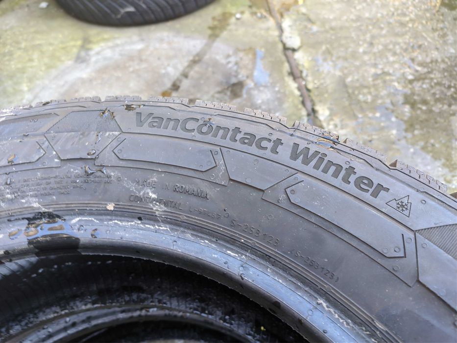 2бр Зимни гуми за бус 215 60 17 С - Continental - DOT 2024