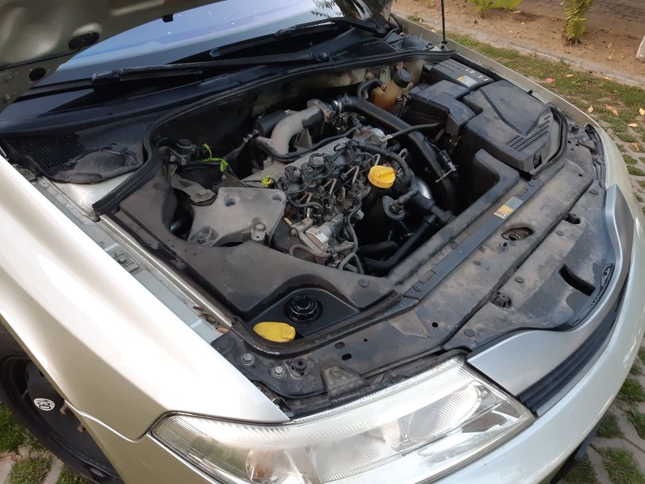 Ceasuri bord volan pilot automat   Renault Laguna 2 1.9 dci 120 cp