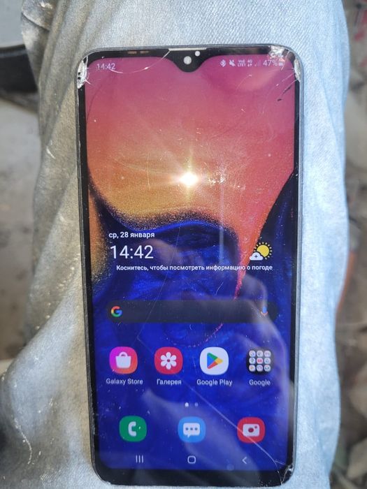 Samsun A10    2-32gb