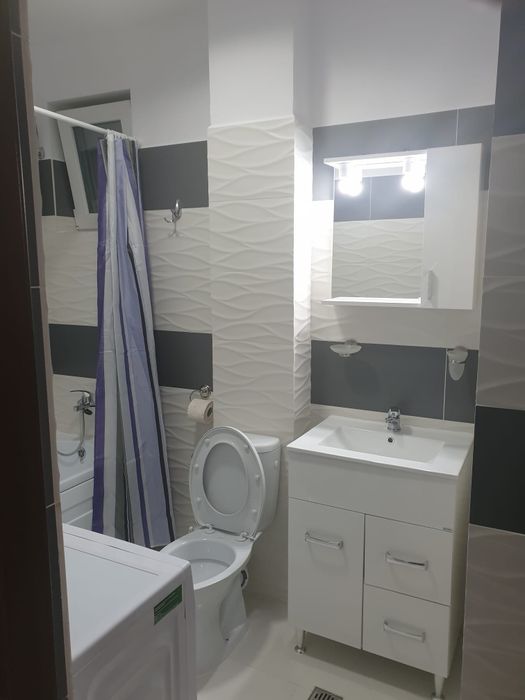 Garsonieră de închiriat, mobilată, balcon