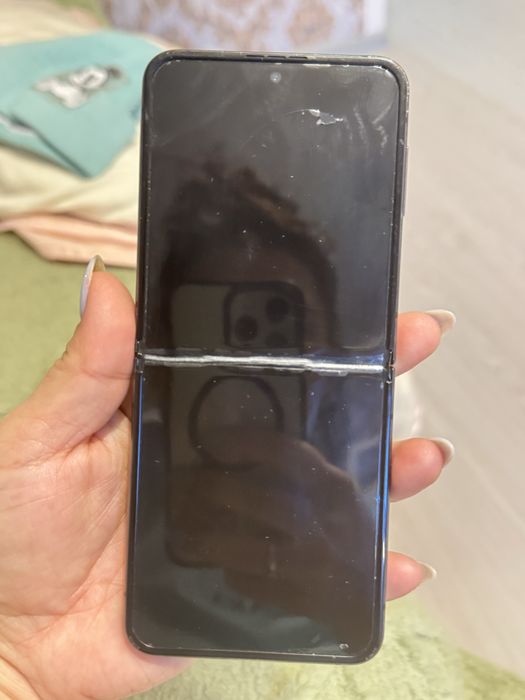 Samsung Galaxy Z Flip 4