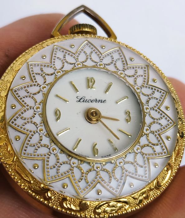Ceas damă mecanic Lucerne, pandantiv placat cu aur, vintage, anii 1970